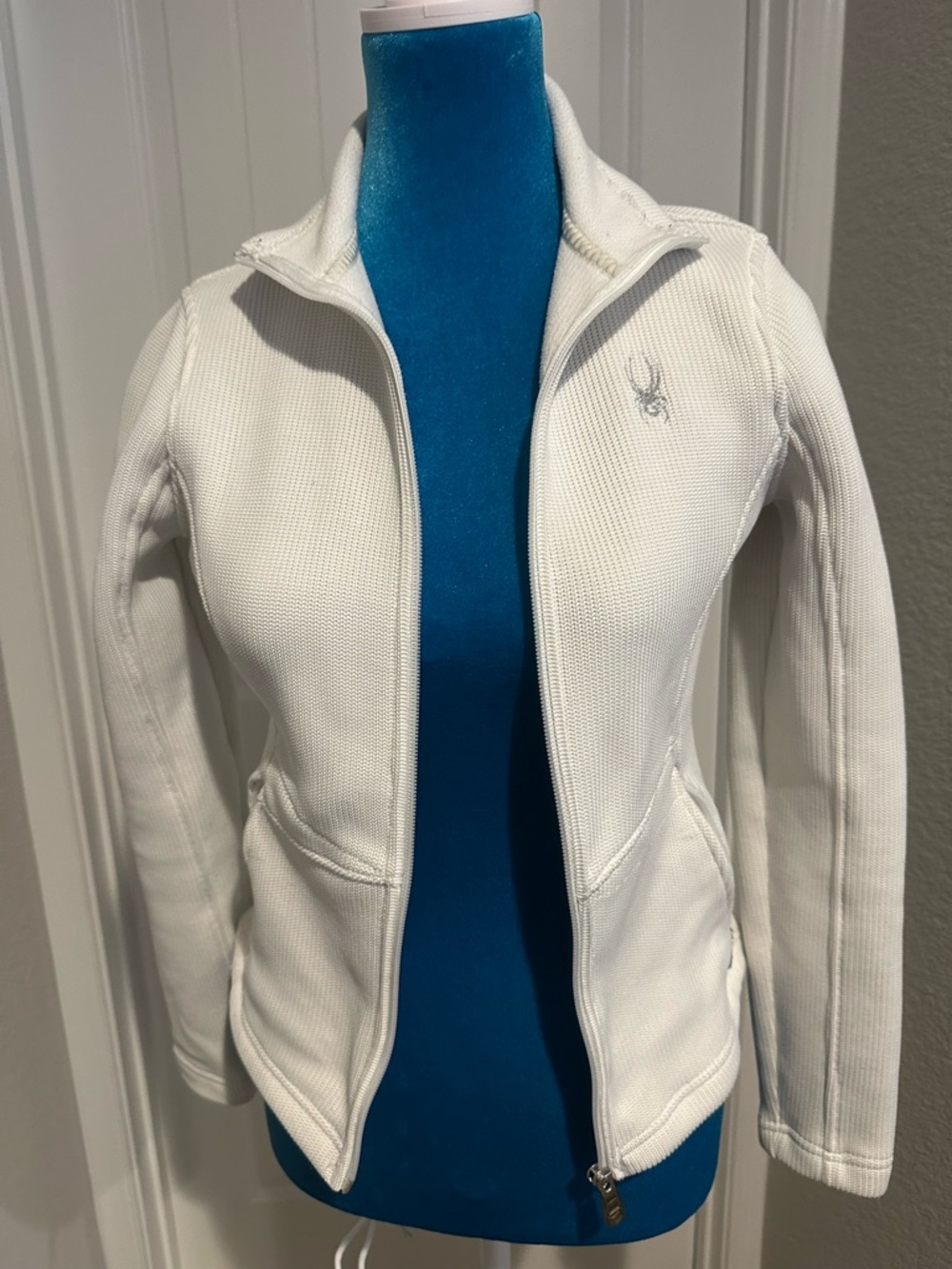 Spyder White Zip-Up Jacket – Women’s Small – Light Bluish Stain on Right Arm
